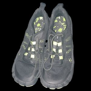 Maui black & green men's 7 water shoes